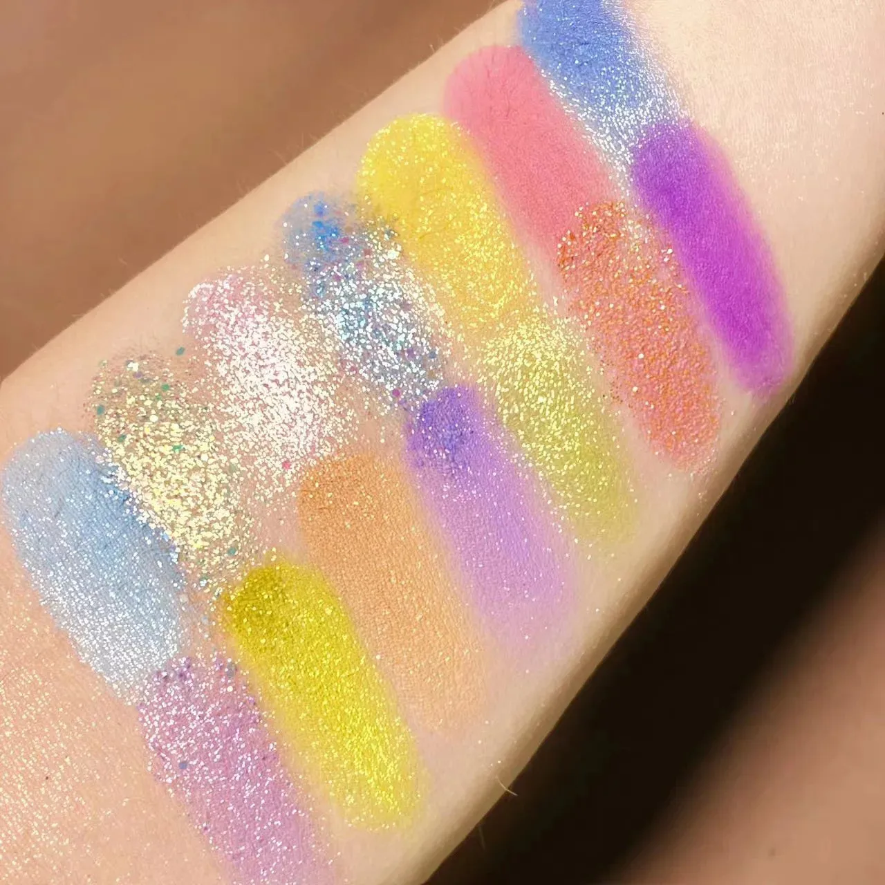 30 Colors Rainbow Glitter Eyeshadow Palette Shimmer Sequins Pearlescent Tone Palette for Women Lasting Waterproof Eye Makeup