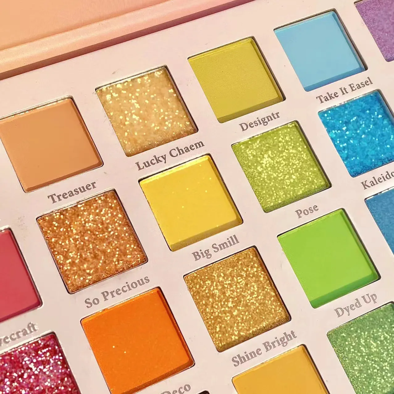 30 Colors Rainbow Glitter Eyeshadow Palette Shimmer Sequins Pearlescent Tone Palette for Women Lasting Waterproof Eye Makeup