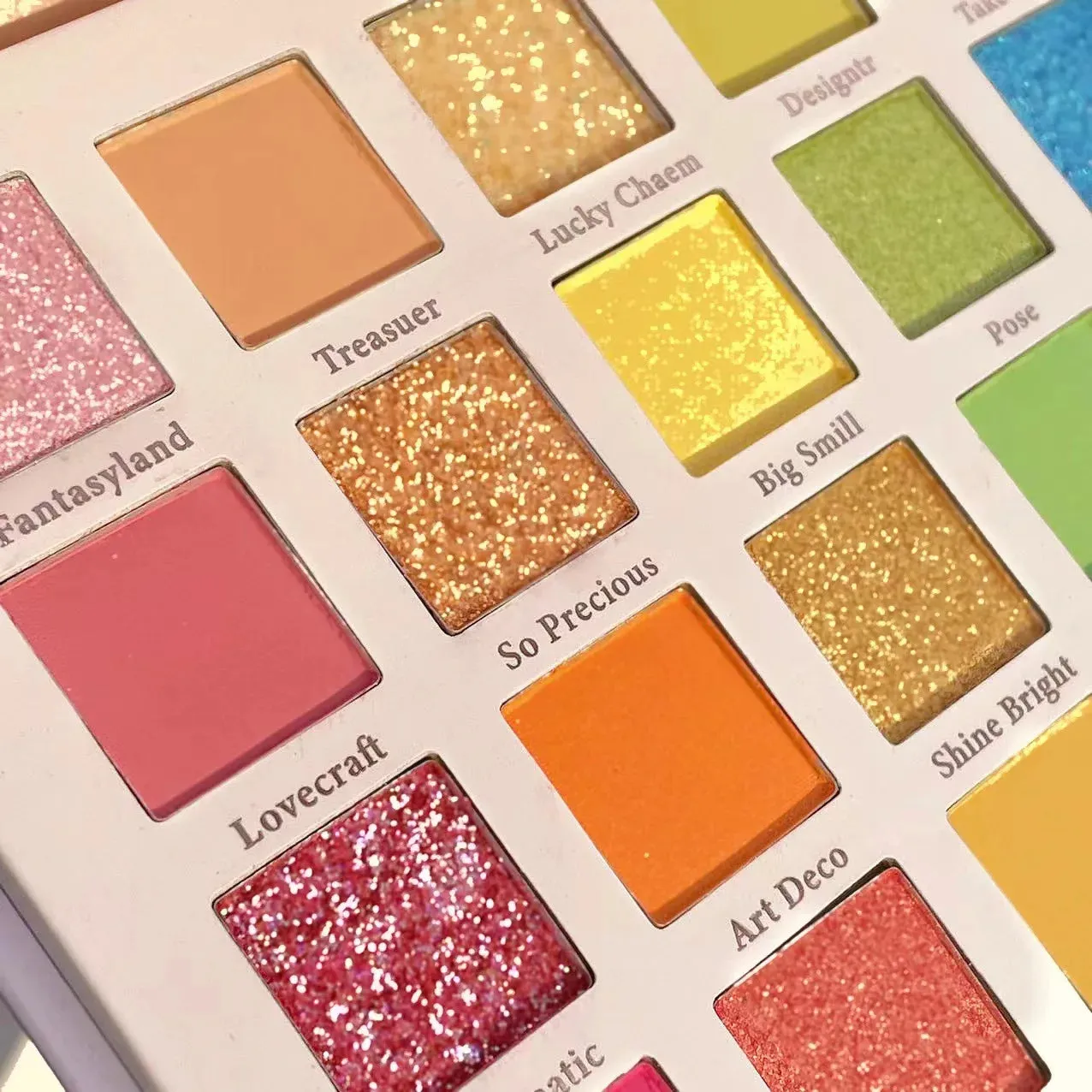 30 Colors Rainbow Glitter Eyeshadow Palette Shimmer Sequins Pearlescent Tone Palette for Women Lasting Waterproof Eye Makeup