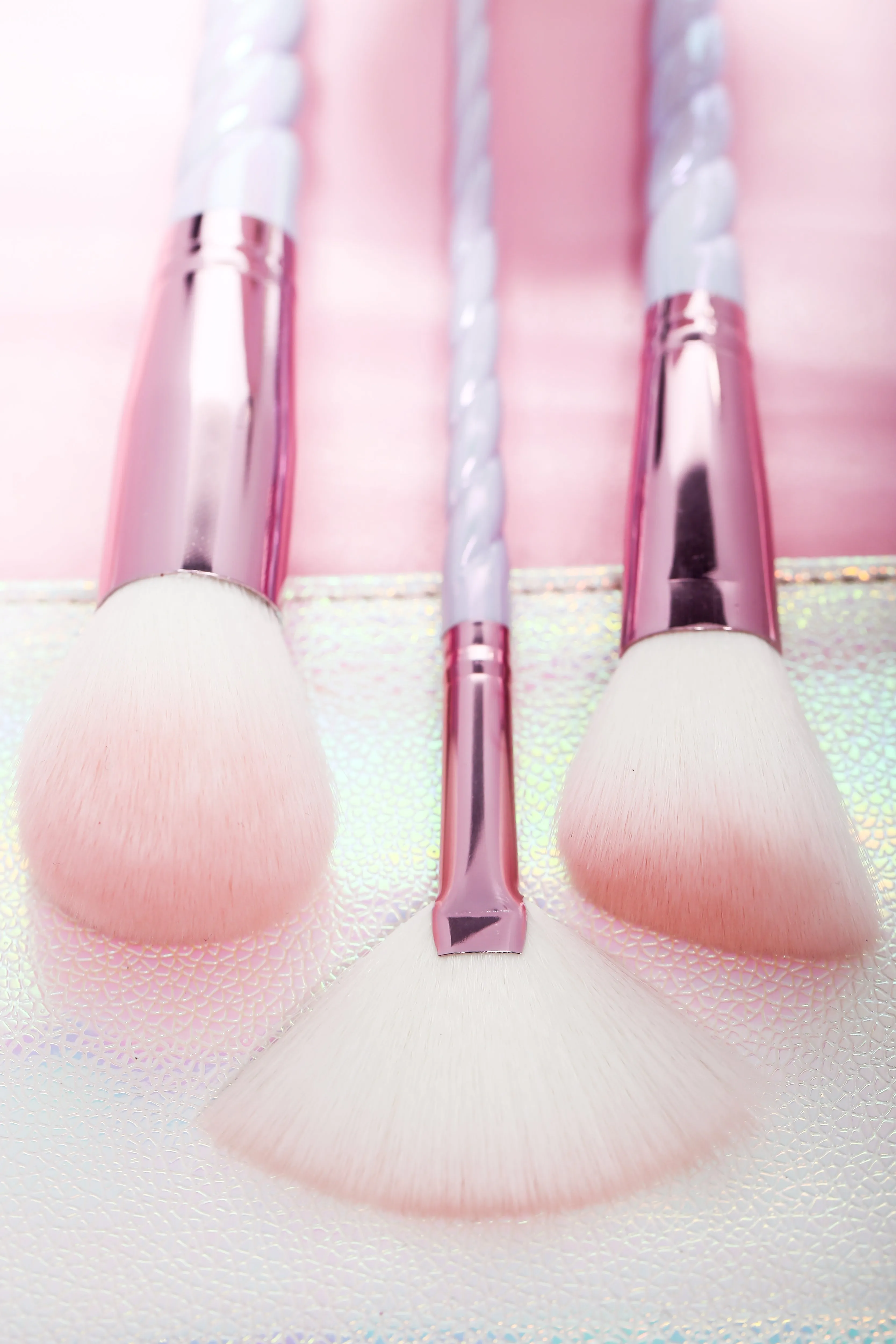 Beauty Creations Holographic Unicorn 6 Pc Brush Set - Pink