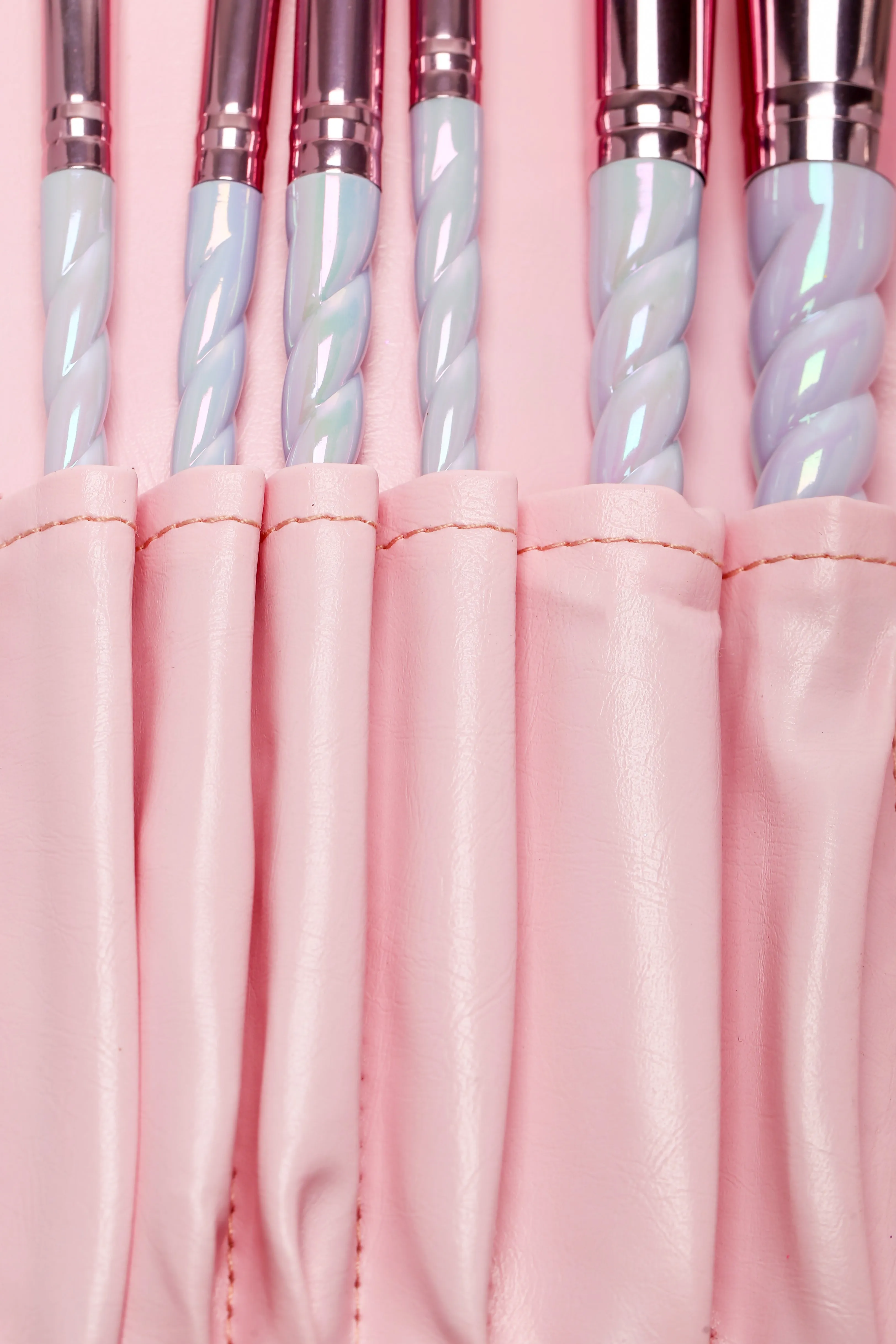Beauty Creations Holographic Unicorn 6 Pc Brush Set - Pink