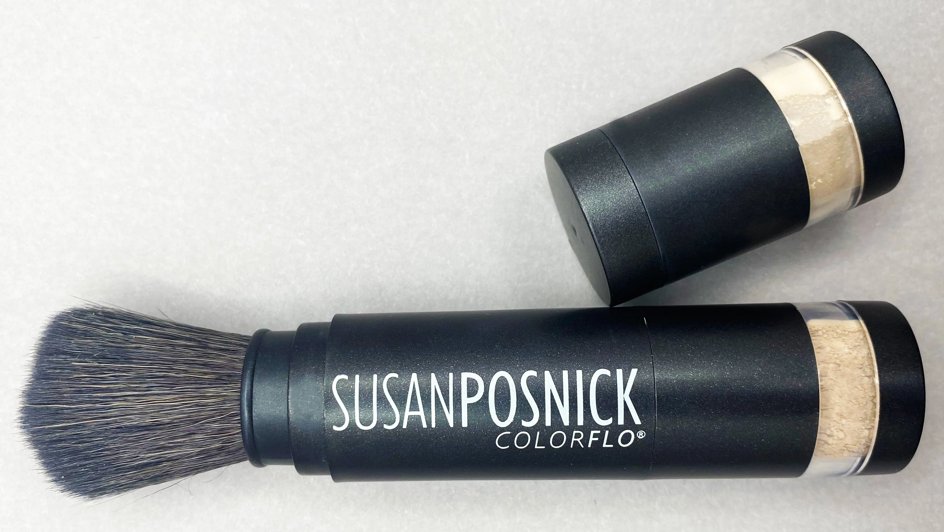 COLORFLO Brush - Mineral Makeup & Physical Sun Protection (12 Shades)
