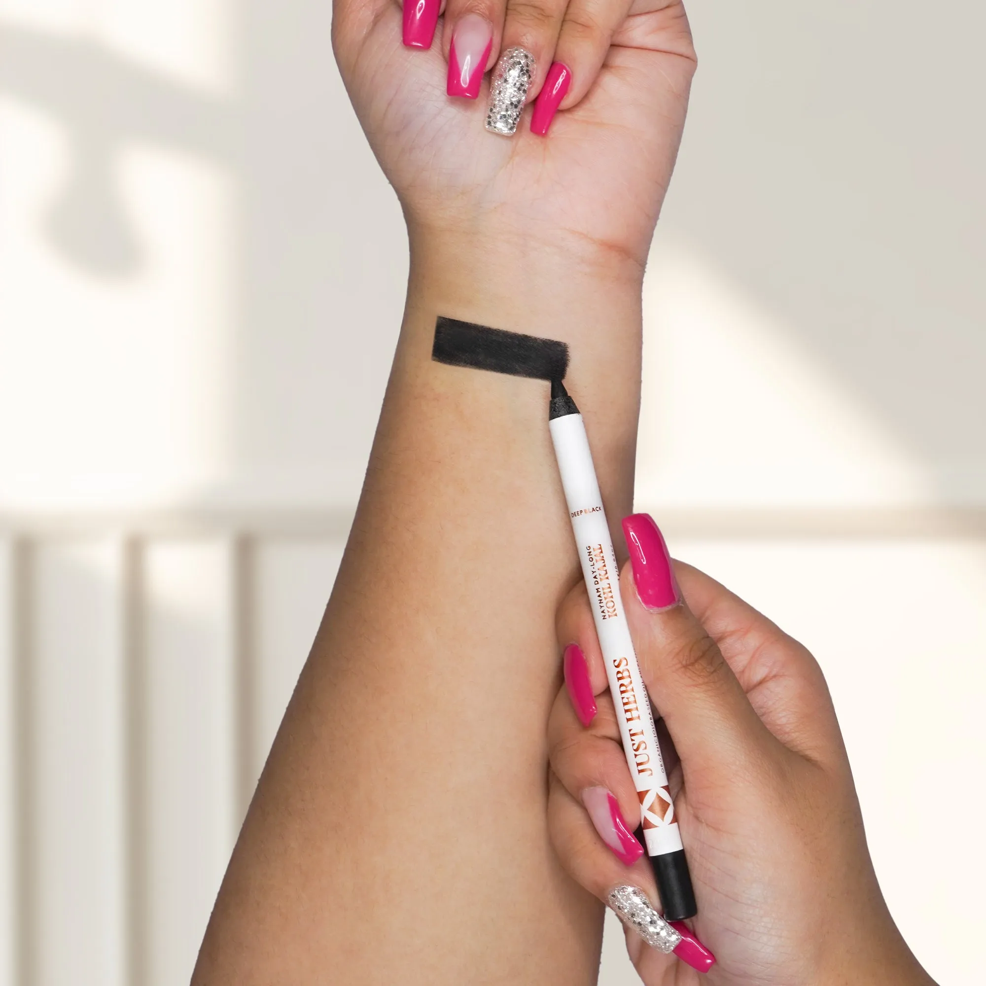 Deep Black: Naynam Day Long Sharpenable Kajal