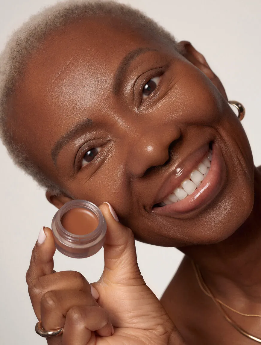 Extraordinary Brightening Under Eye Perfector