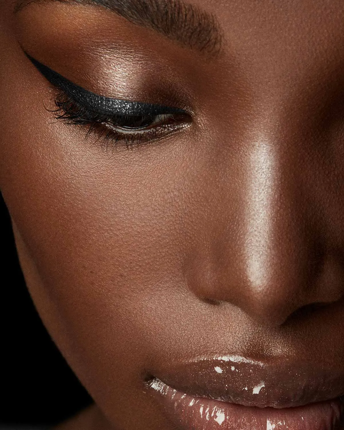 Flyliner Longwear Liquid Eyeliner