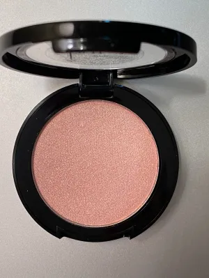 Golden Vanilla Molten Powder Eyeshadow & Blush & Highlighter