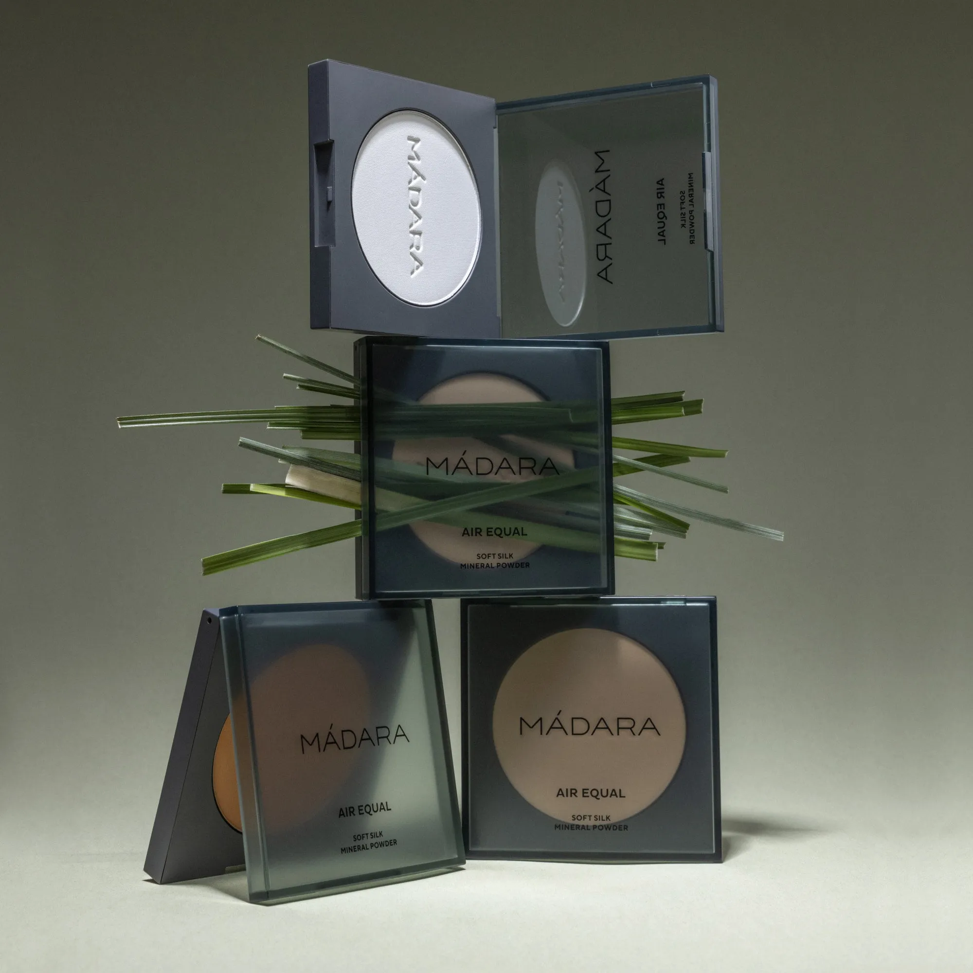 MADARA AIR EQUAL Soft Silk Mineral Powder, #2 BEIGE 9g