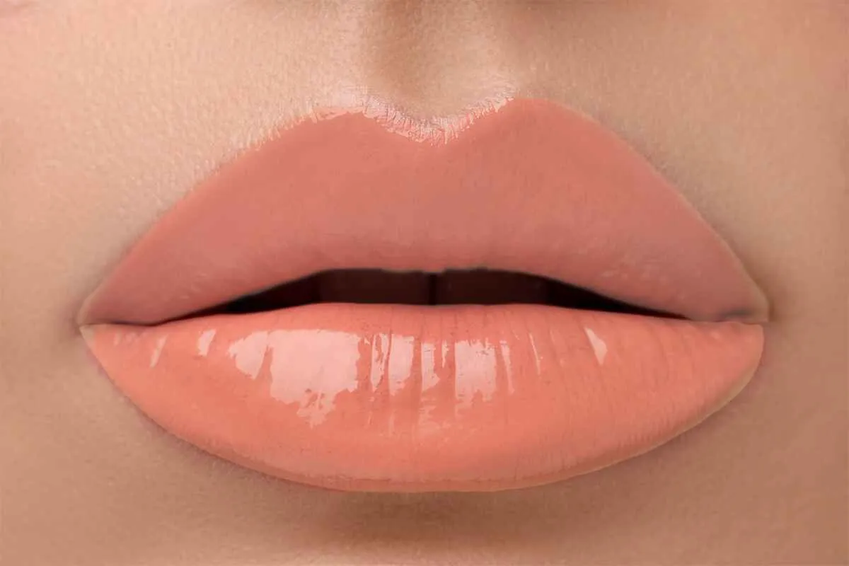 Moisture Burst Lip Glaze