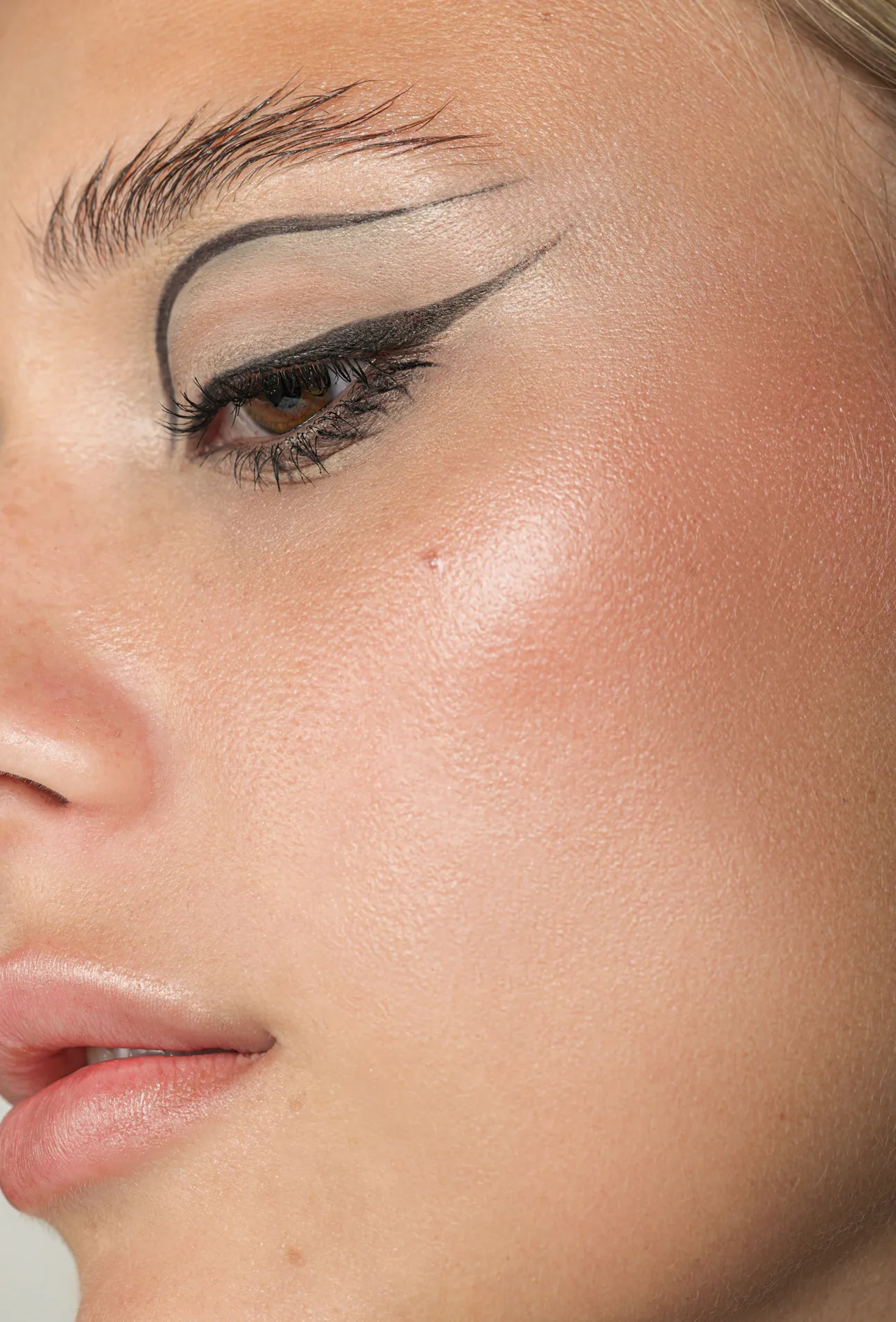 One-Swipe Gel Eyeliner