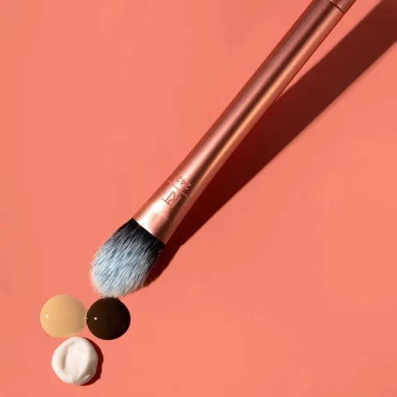 Real Techniques RT 242 Brightening Concealer Makeup Brush