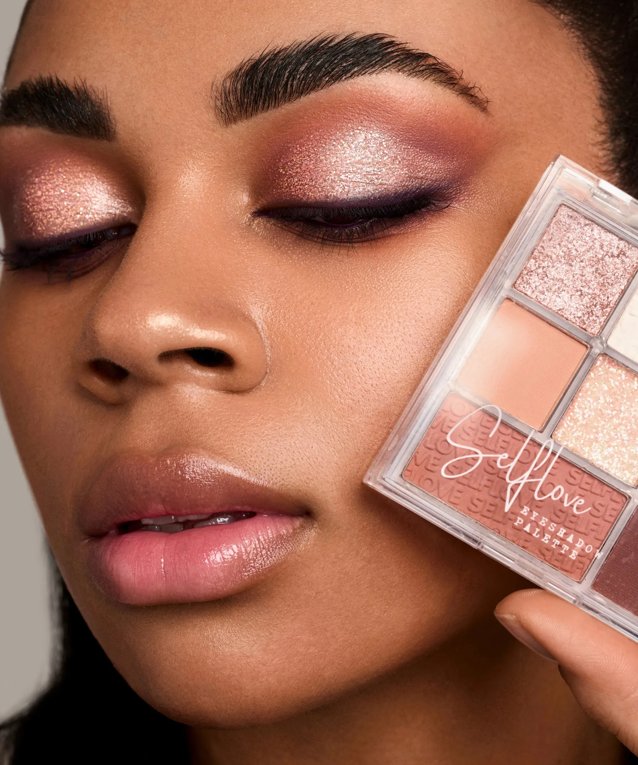 SELFLOVE Eyeshadow Palette