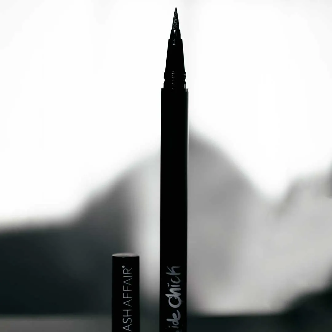 Side Chick | Eyelash Extension Safe Liquid Eyeliner