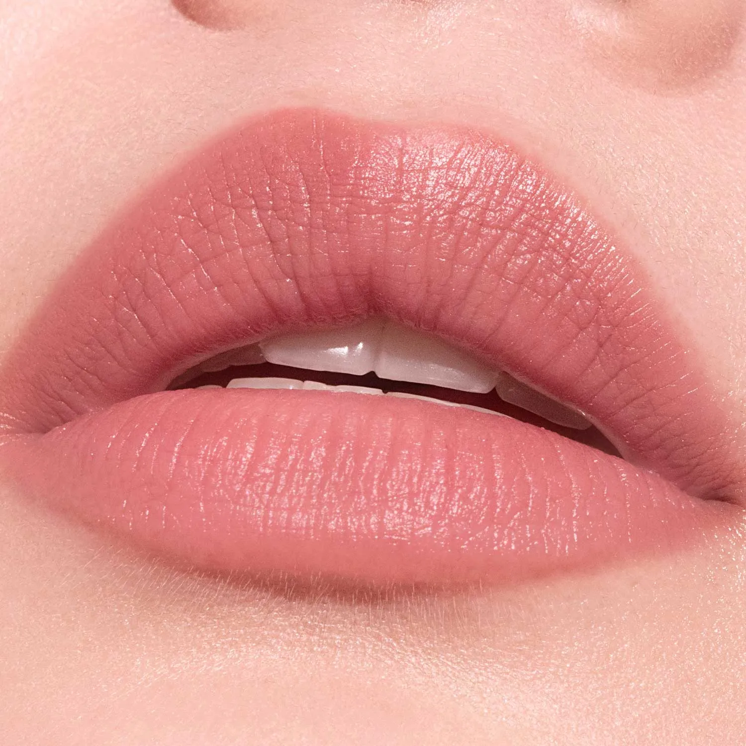 Velvet Cloud Weightless Lip Shadow