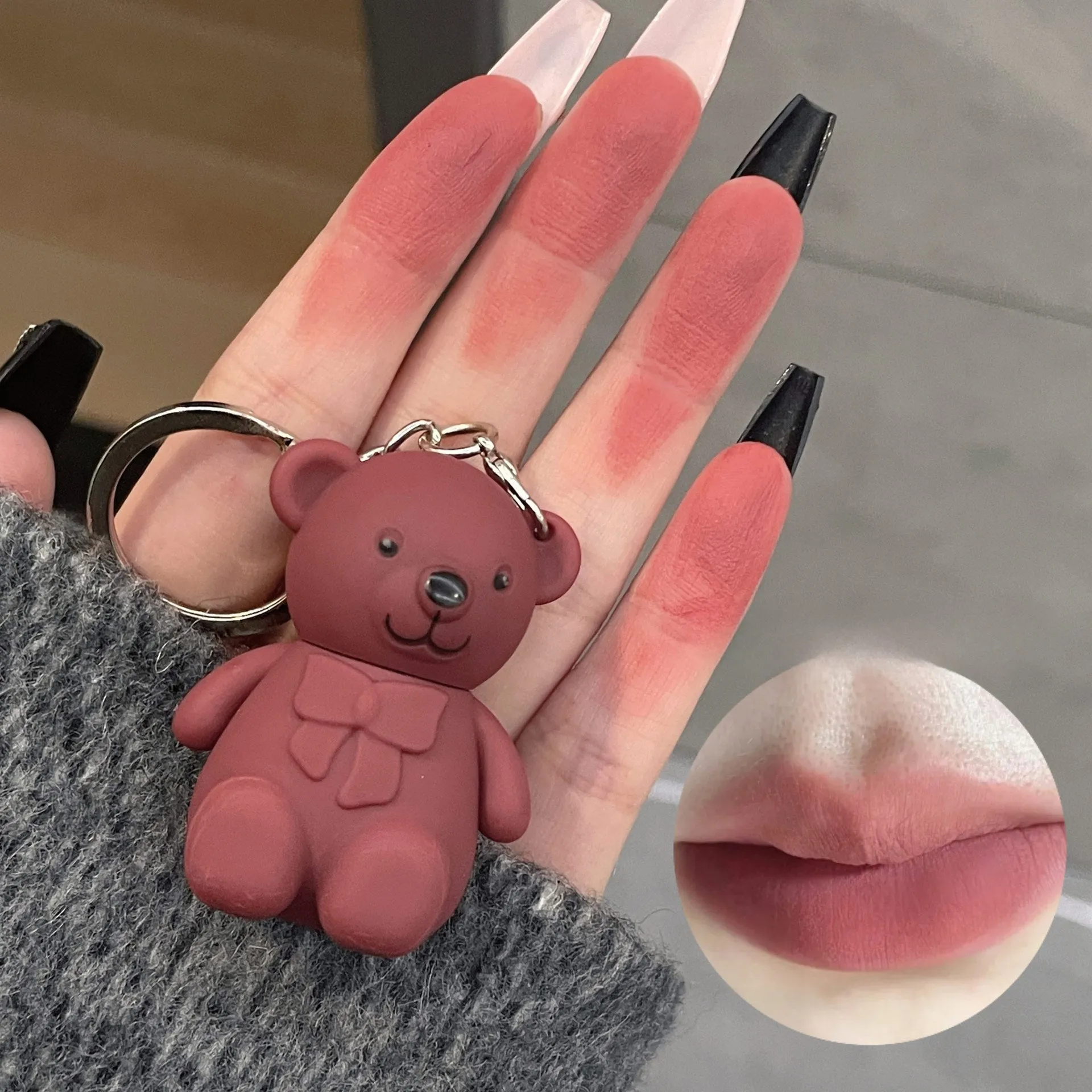 Wholesale Plastic Bear Necklace Lip Mud