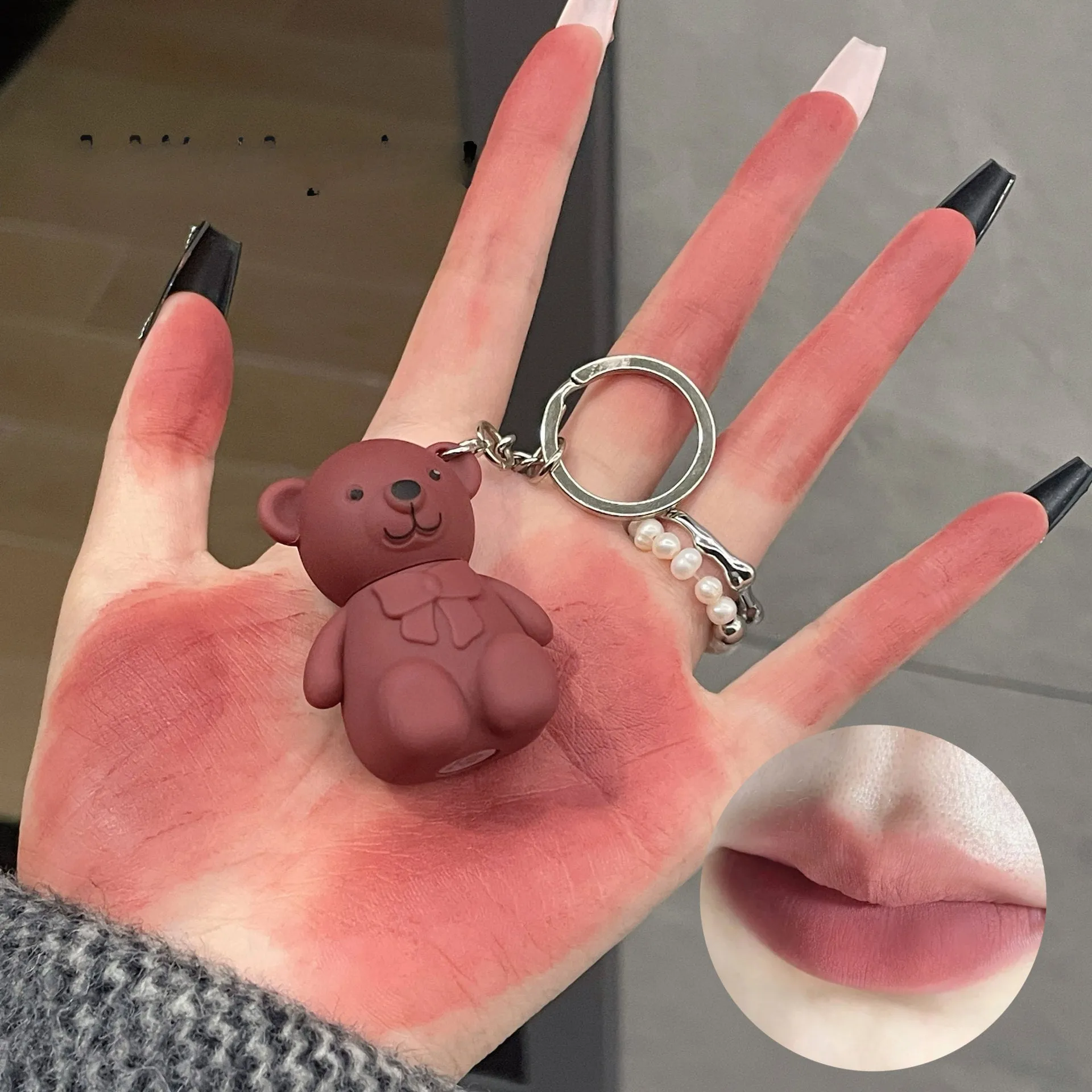 Wholesale Plastic Bear Necklace Lip Mud